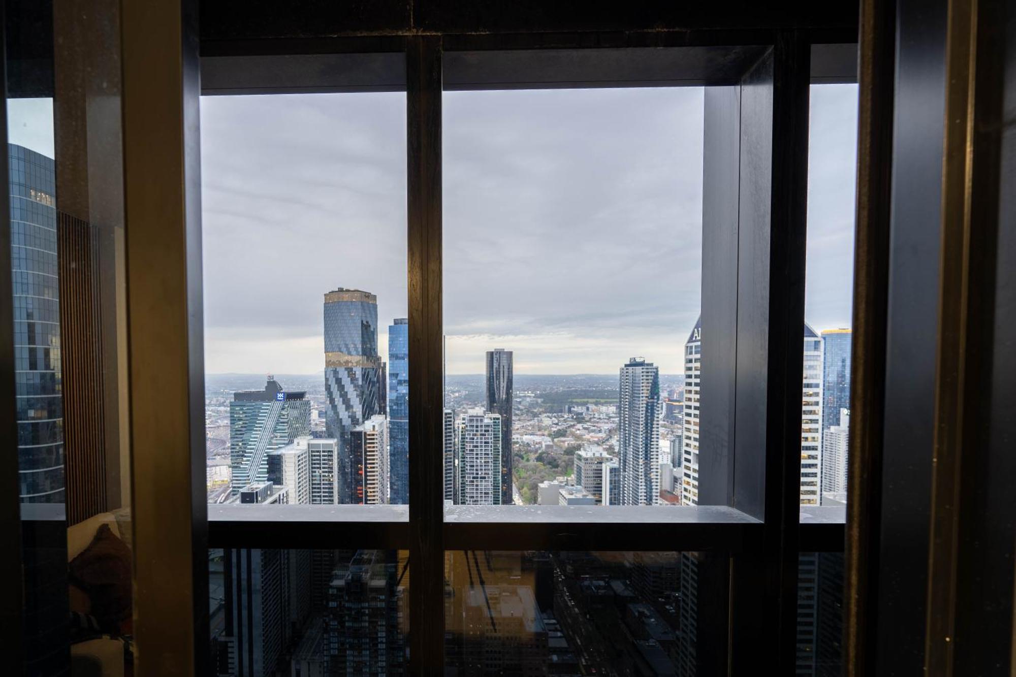 Luxury Collins St Apartment- 2Br W Balcony- High Floor — Photos 1